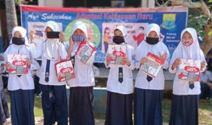 PMI Cianjur Bagikan Paket PHBS ke Siswa SMPN 1 Sukaluyu