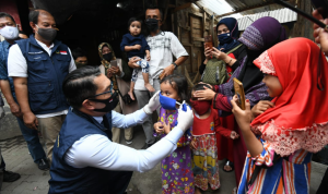 Bakal Terapkan Sanksi, Pemprov Jabar Masukkan Masker dalam Bansos Tahap II