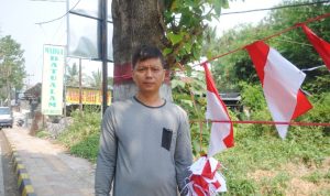 Jelang HUT RI ke 75, Penjual Bendera dan Umbul-umbul di Cianjur Mulai Marak Jelang HUT RI ke 75, Penjual Bendera dan Umbul-umbul di Cianjur Mulai Marak