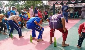 Meriahkan HUT RI ke-75, Koramil di Cianjur Gelar Lomba Balap Karung Sampai Masukkan Paku ke Botol