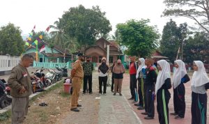 Tim Paskibra di Kadupandak Latihan Gabungan