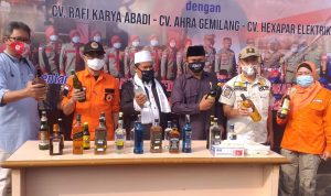 Satpol PP Cianjur Musnahkan 1.670 Botol Miras Berbagai Merk