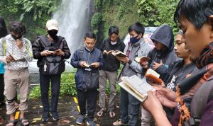 Santri Pesmadai Ngaji On The Road di Alam Terbuka