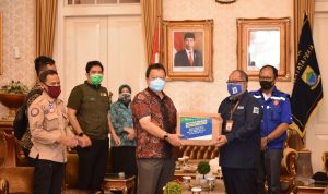 Dinsos Jabar Salurkan Paket Sembako untuk Korban Banjir Cianjur Selatan