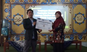 AR Learning Centre Salurkan Sembako ke Yayasan Madania Yogyakarta AR Learning Centre Salurkan Sembako ke Yayasan Madania Yogyakarta