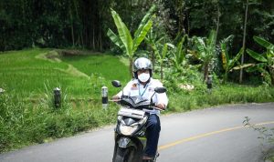 Ada Truk Patah As Roda di Naringgul, Herman Naik Motor ke Lokasi Kampanye