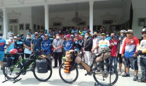 Start dari Pendopo Bupati, Kang Dicky dan Niko Gowes 3000 KM Cianjur-Aceh