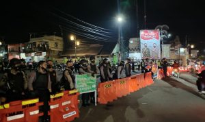 Jelang Pergantian Tahun, Jalur Menuju Puncak dari Cianjur Dijaga Ketat Jelang Pergantian Tahun, Jalur Menuju Puncak dari Cianjur Dijaga Ketat