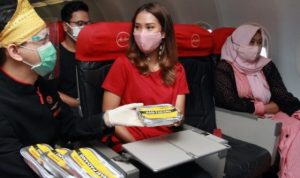 Nasi Padang untuk Penumpang Air Asia Rute Jakarta-Padang