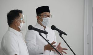 Lansia Dapat Ayam Usai Divaksin, Begini Kata Ridwan Kamil