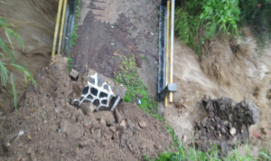 Jembatan Ambruk dan Puluhan Rumah Terancam Longsor di Desa Sukabungah, Campakamulya Cianjur