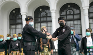 Ridwan Kamil Dapat Anugerah Pendekar Jabar dari IPSI
