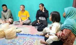 Selesai Dibangun, Tb Mulyana Syahrudin Tengok Rumah Enang dan Dedah di Babakankaret Cianjur Selesai Dibangun, Tb Mulyana Syahrudin Tengok Rumah Enang dan Dedah di Babakankaret Cianjur