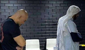 Deddy Corbuzier Unggah Foto Bersama Syekh Ali Jaber Saat Sholat