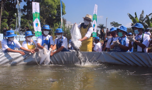 Ridwan Kamil Resmikan Program Pembudidaya Ikan Milenial di Cianjur