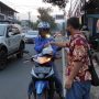 Alfamart-Bebelac Bagikan Ratusan Paket Hidangan Buka Puasa di Cianjur