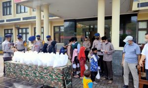 Bukti Kasih Brimob Jabar dan Yayasan Assafeer Jannatun Na'iim Santuni Anak Yatim di Bulan Ramadan