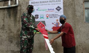 Klinik Harapan Sehat dan Kodim 0608/Cianjur Renovasi Rumah Warga di Sukasari Cilaku