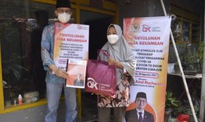 Gandeng OJK, Ecky Awal Mucharam Sosialiasi Stimulus Jasa Keuangan dan Bagikan Sembako