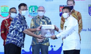 Lima Tahun Kolaborasi Jabar-USAID Tingkatkan Akses Air Minum dan Sanitasi Aman