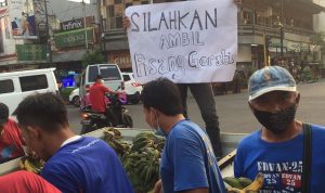 Bagikan Pisang Gratis ke Warga, Aksi Nyata Cianjur Foundation Kampanyekan Gerakan Konsumsi Pangan Lokal