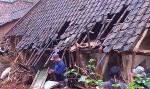 Angin Kencang Sapu Rumah Warga, Satu Orang Mengalami Luka-luka