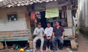 Prihatin! Belasan Tahun Sekeluarga Tempati Rumah Reyot