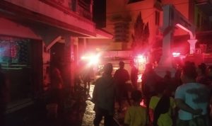 Tadi Malam, Sebuah Ruko Grosir Makanan di Maleber Karangtengah Terbakar