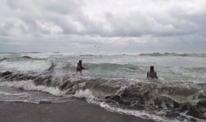 BPBD Tetapkan Status Waspada Gelombang Tinggi Pantai Selatan Cianjur