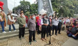 Ridwan Kamil Resmikan Alun-alun Garut, Ditandai Pelepasan Balon