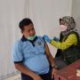 Puluhan Petugas Lapas Cianjur Disuntik Vaksin Booster