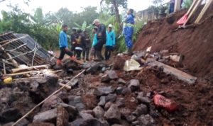 Longsor di Desa Cikancana, Sukaresmi Cianjur, Dua Orang Meninggal Dunia