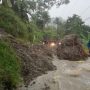 Diguyur Hujan Deras, Tebing Setinggi 10 Meter Longsor di Cibinong Cianjur, Sempat Terjadi Antrean Kendaraan