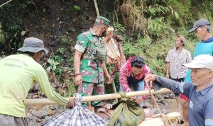 Seorang Nenek Ditemukan Tewas Terkapar di Sungai