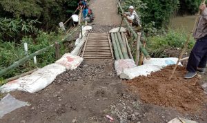 Akhirnya Warga Swadaya Bangun Jembatan Leuwi Keris