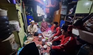 Bupati Cianjur Makan Sahur di Rumah Warga