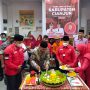 Jalan Diperbaiki, Warga Desa Bojong Syukuran Potong Tumpeng