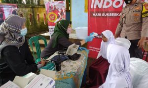 Warga Empat Desa di Cugenang Antusias Ikuti Vaksinasi Covid-19 Massal