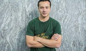 Nicholas Saputra Siap Tanding Renang Dengan Ditto di Vindes Sport