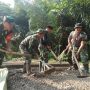 Tak Kenal Lelah Dandim 0608/Cianjur Letkol Arm Haryanto Terjun Langsung Bantu Satgas dan Warga Ngecor Jalan Program TMMD ke-114