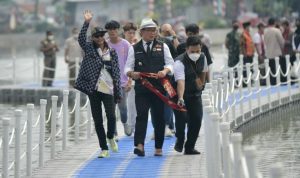 Ridwan Kamil Ajak Bonge Citayam Fashion Week Catwalk di Situ Rawakalong