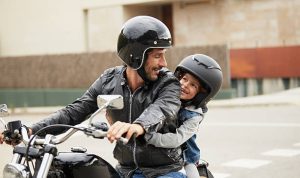 Perhatikan! Ini 5 Tips Bermotor Aman Bersama Anak