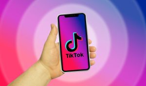 Viral TikTok! Lirik Lagu DJ Close Your Eyes x Bangun Tidur Selfie x Go Sampe Bawah