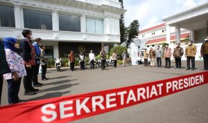 Transisi Energi Bersih, PLN Serahkan Sertifikat Energi Terbarukan untuk 5 Istana Kepresidenan