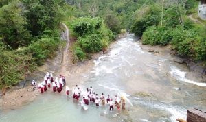 Pelajar di Agrabinta Terpaksa Menantang Maut Demi Sekolah, Wakil Ketua DPRD Cianjur: Mengkhawatirkan