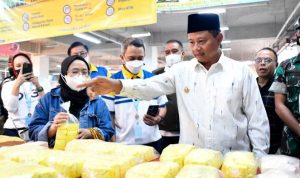 Uu Ruzhanul Kunjungi Pasar Pelita Sukabumi