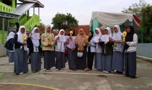 elajar dari Madrasah Aliyah (MA) Maarif mengikuti kegiatan Aksioma tingkat Kelompok Kerja Madrasah Aliyah (KKMA) Wilayah 2 Kabupaten Cianjur