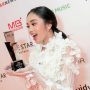 Sang Dewi, Lyodra Tampil Memukau dalam Acara Asia Artis Award