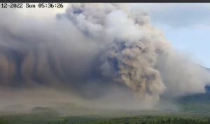 Status Gunung Semeru Naik dari Siaga Menjadi Awas, Luncuran Awas Panas Guguran Sejauh 19 Kilometer