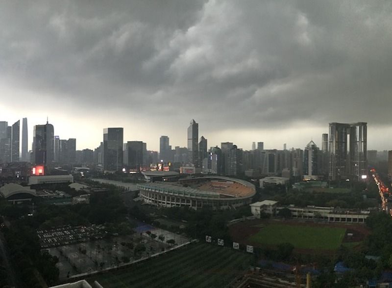 beberapa wilayah di Indonesia tengah mengalami cuaca ekstrem.